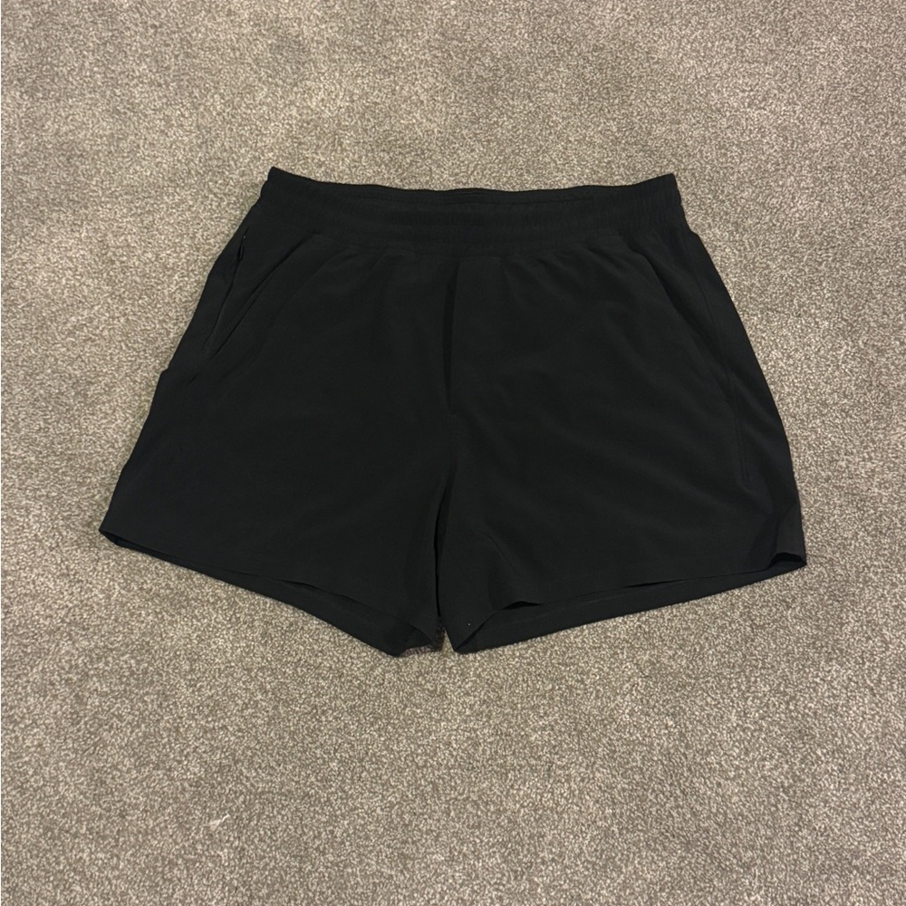 Men’s Size Large Black Lululemon Shorts 5”